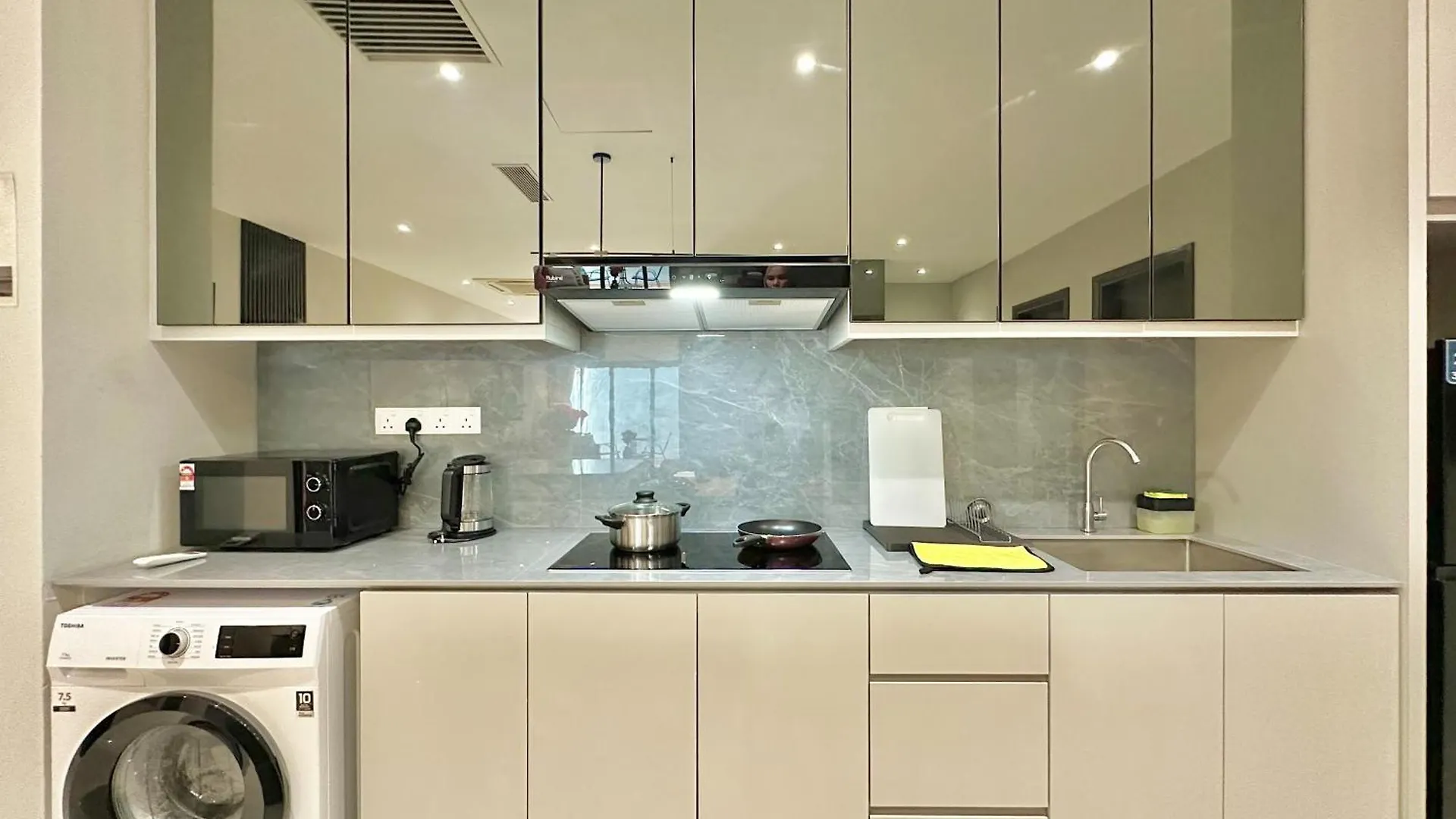 Suasana Residence Near Ciq Johor Bahru By Stayrene
